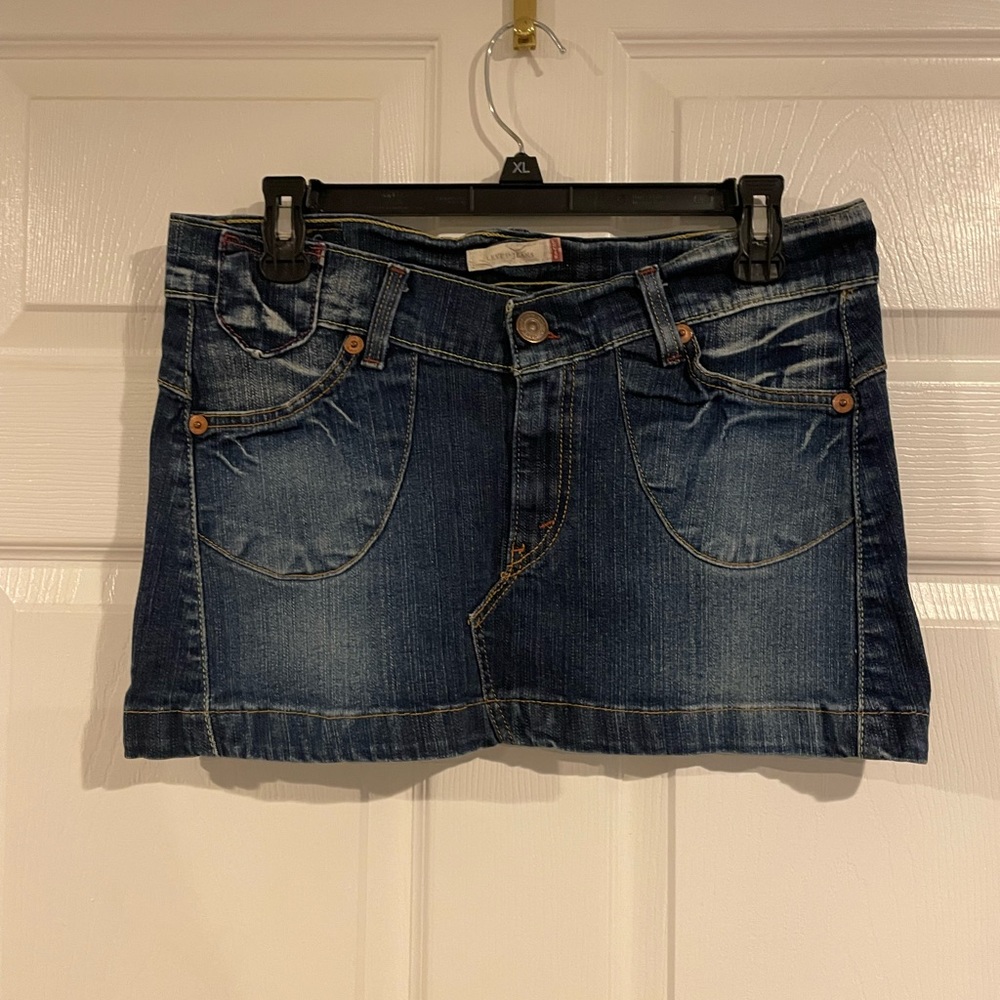 Y2K Low waisted Levi’s Denim Micro Mini Jean Skirt